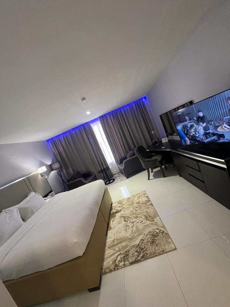 Boulevard Owerri Hotel ภายนอก รูปภาพ