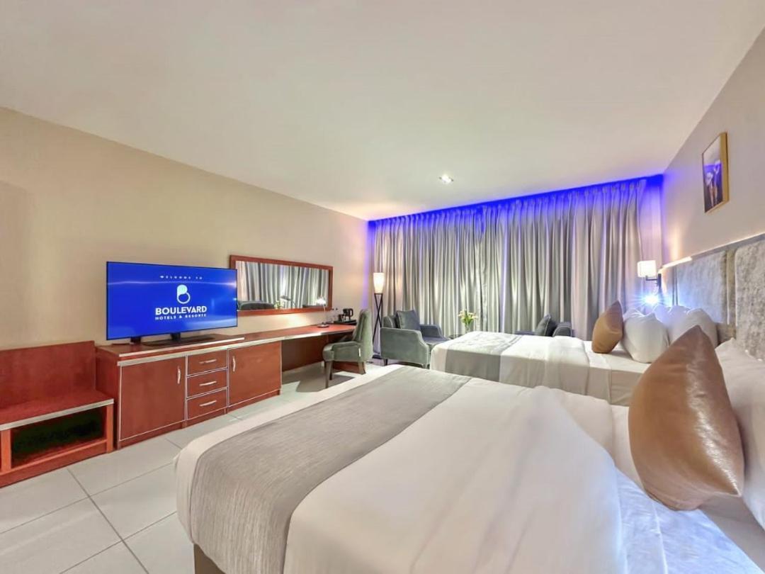 Boulevard Owerri Hotel ภายนอก รูปภาพ