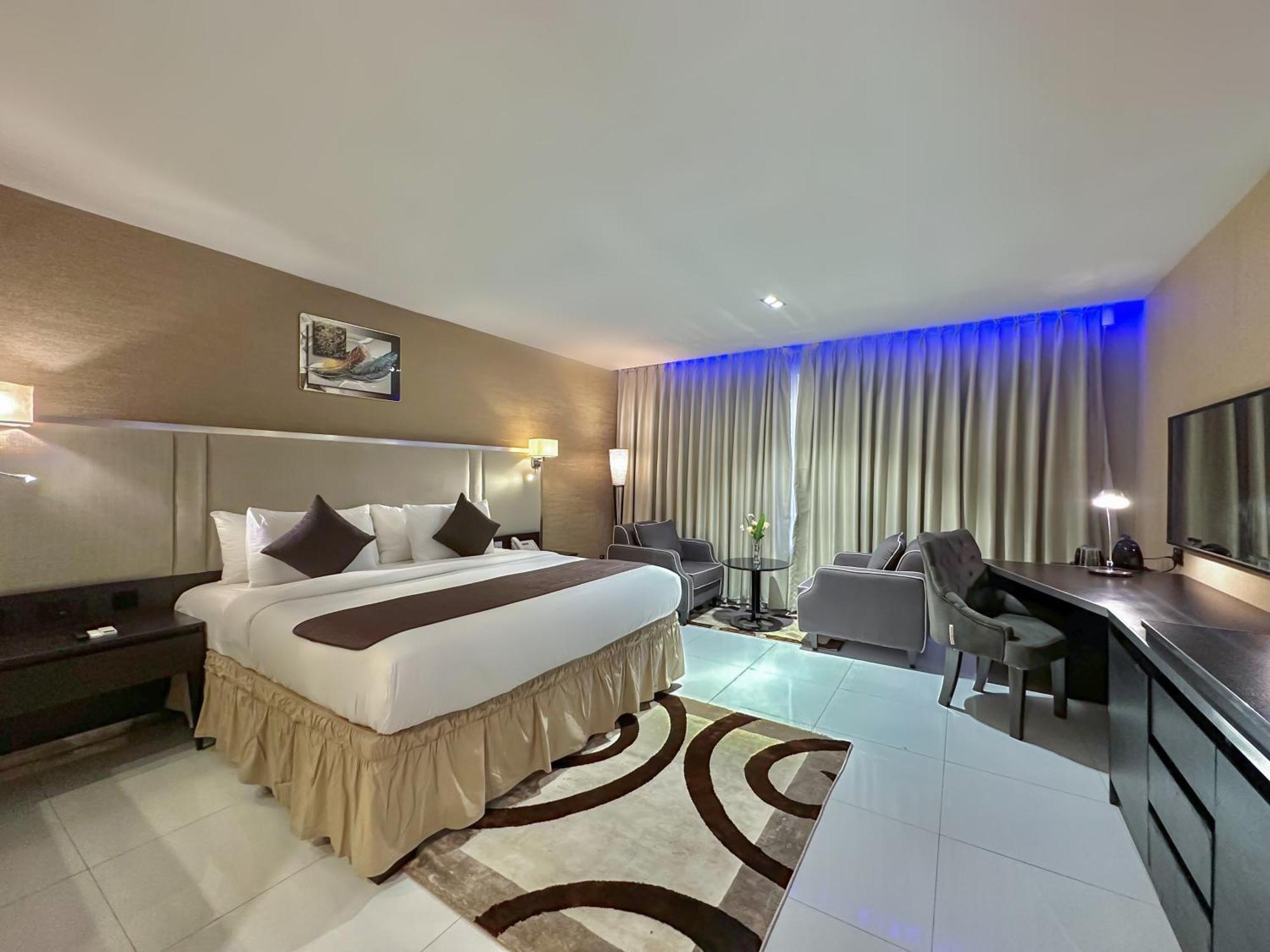 Boulevard Owerri Hotel ภายนอก รูปภาพ