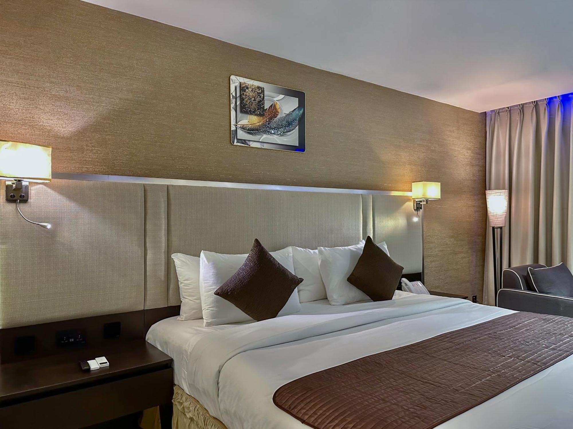 Boulevard Owerri Hotel ภายนอก รูปภาพ