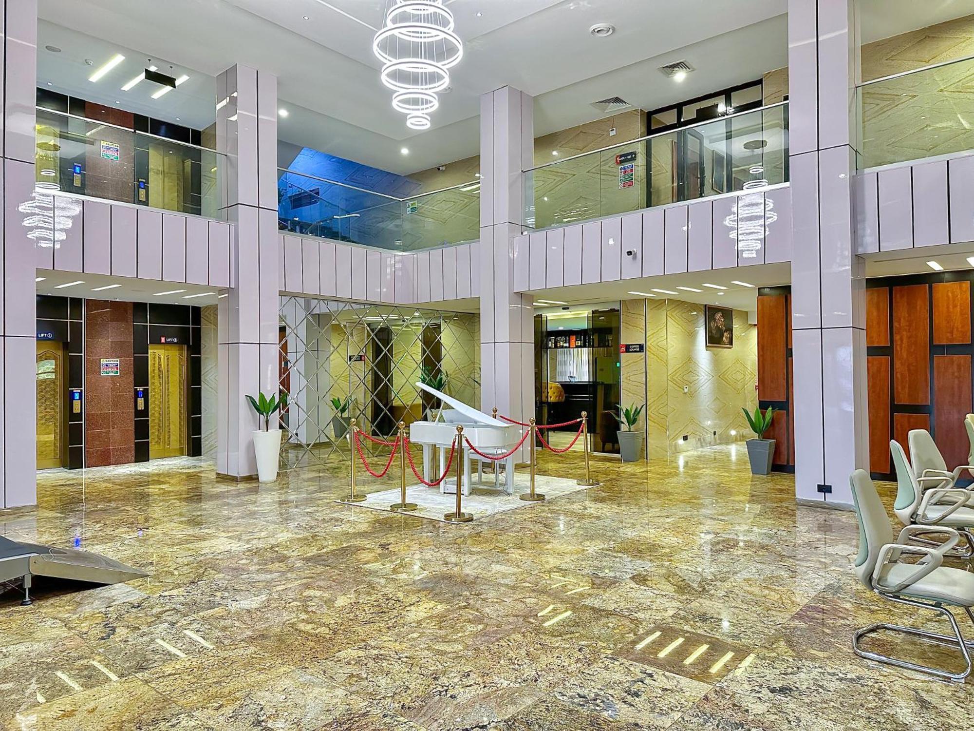Boulevard Owerri Hotel ภายนอก รูปภาพ